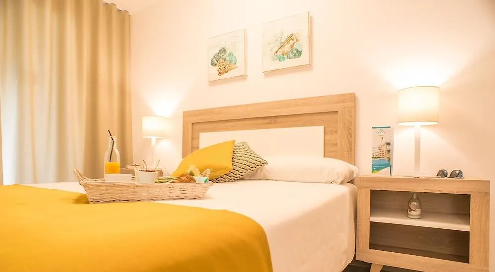 Ona Suites Салоу