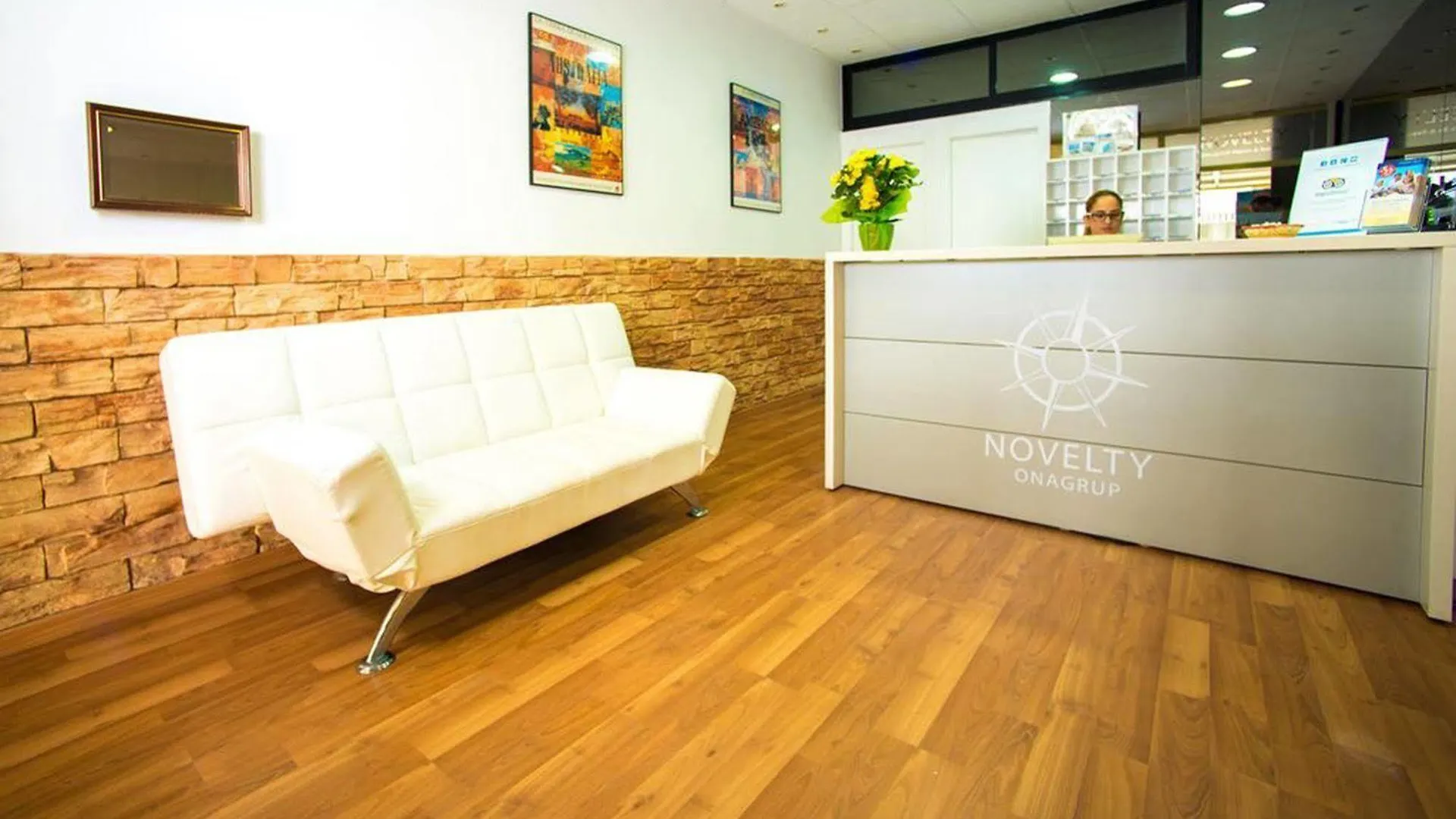 Ona Suites Салоу