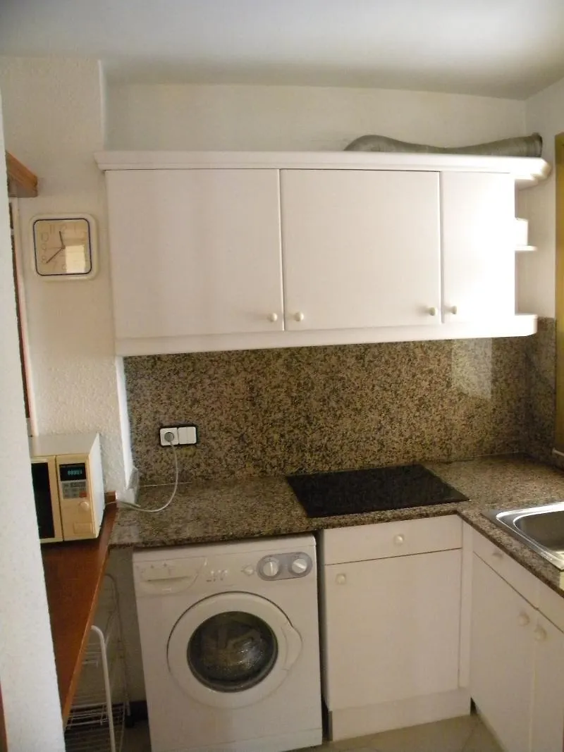 Ona Suites Салоу